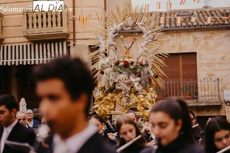 Foto 15 - Procesi&oacute;n de Santa Teresa de Jes&uacute;s y el Santo Brazo en Alba