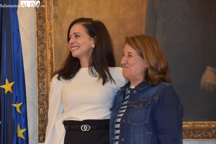 Teresa Gonz&aacute;lez recibe un homenaje en Salamanca por su jubilaci&oacute;n  | Imagen 1