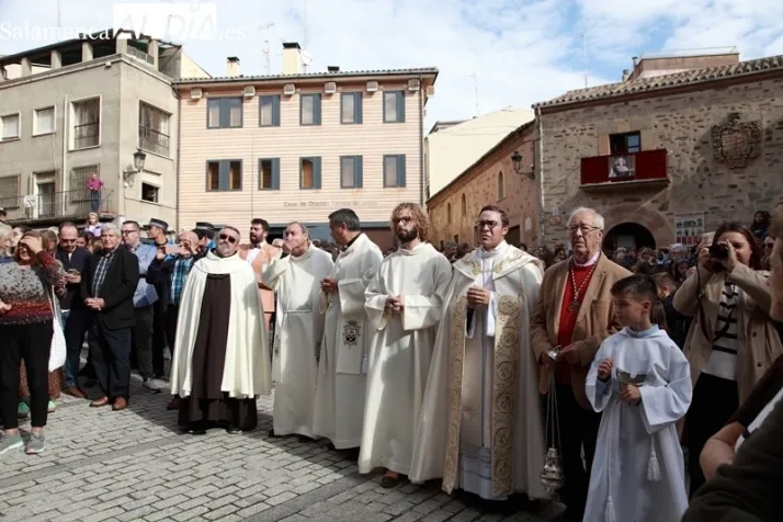 Santa Teresa vuelve a las calles de Alba de Tormes por las fiestas patronales | Imagen 1