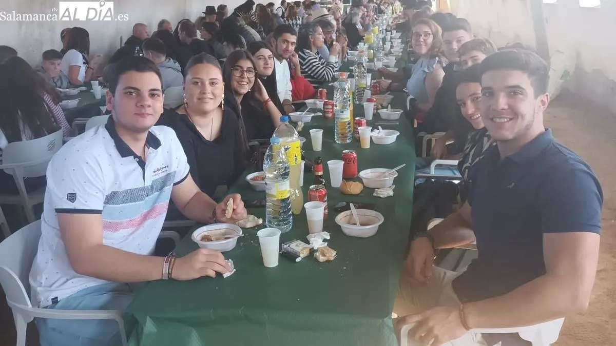 Los tamborileros animaron la jornada festiva