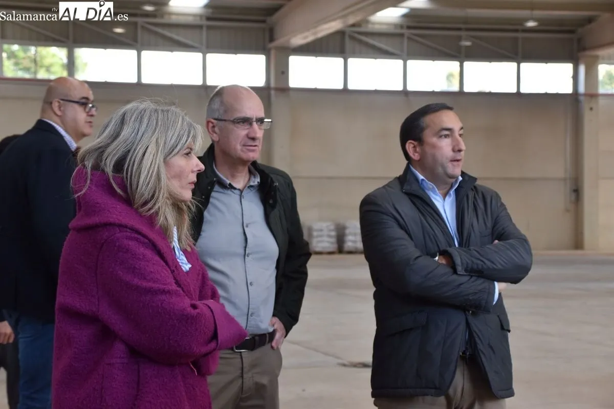 Operativo de recogida de alimentos no perecederos y material para los afectados por el temporal DANA en el Recinto Ferial de Salamanca