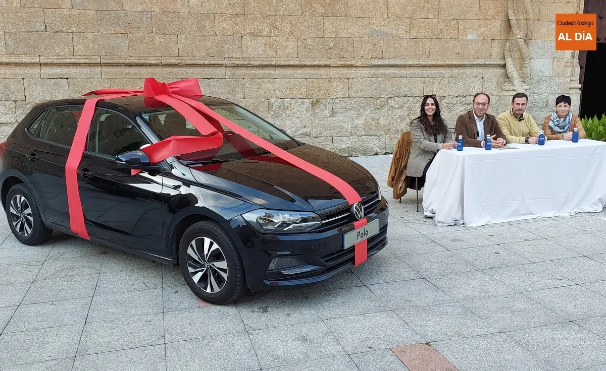 Foto 2 - Los que compren estas Navidades en Ciudad Rodrigo podr&aacute;n entrar en el sorteo de un coche