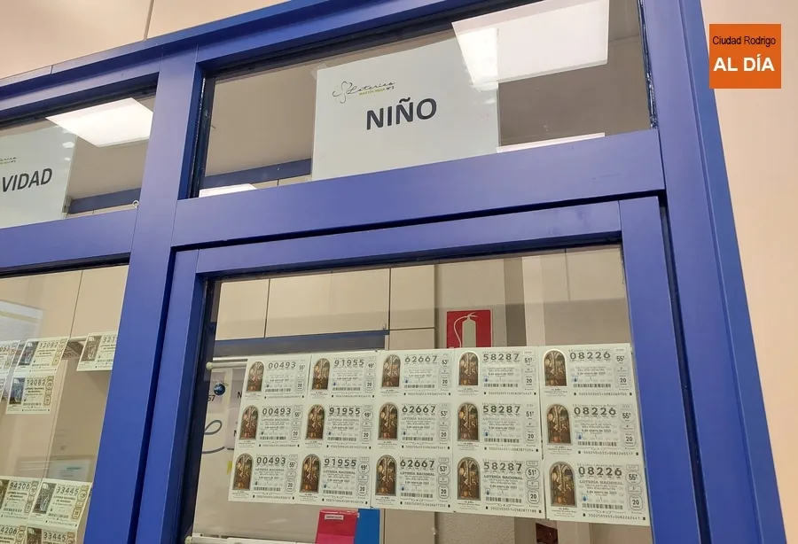 Foto 2 - Ya est&aacute;n a la venta en las administraciones mirobrigenses los d&eacute;cimos para el Sorteo del Ni&ntilde;o