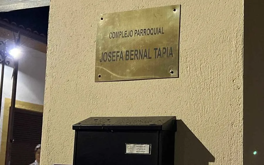 Foto 5 - La Fuente inaugura su nuevo Complejo Parroquial, que lleva el nombre de Josefa Bernal Tapia 