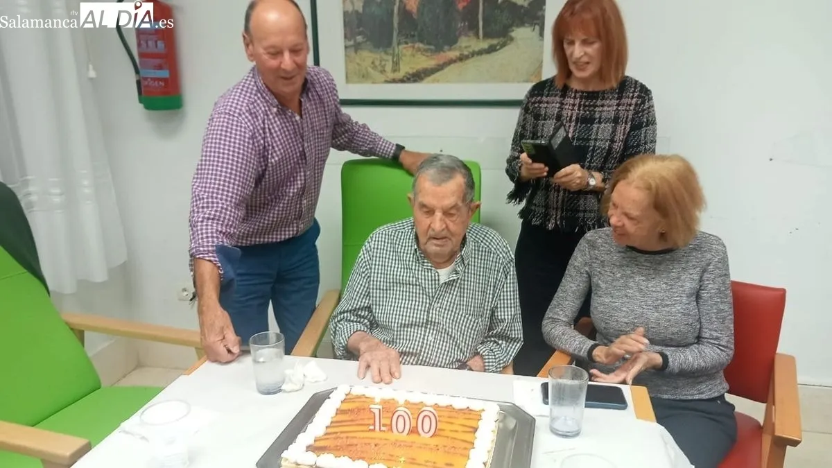 Foto 6 - Jos&eacute; S&aacute;nchez S&aacute;nchez cumple 100 a&ntilde;os de edad en la residencia de La Fregeneda