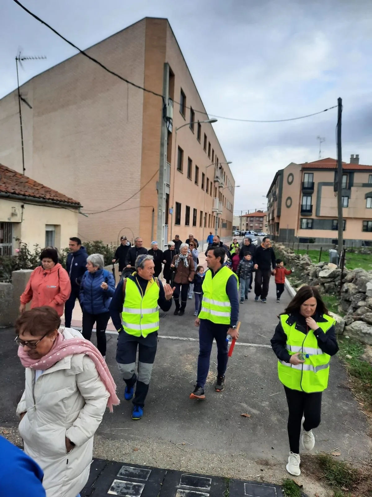 Imágenes de la marcha solidaria organizada por la Plataforma 'Cuidamos Villamayor'