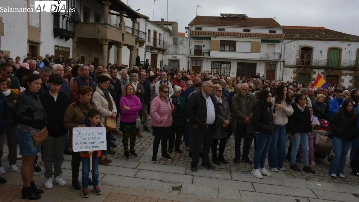 Foto 9 - Los vecinos del Abadengo claman por una sanidad digna en la zona de salud de Lumbrales