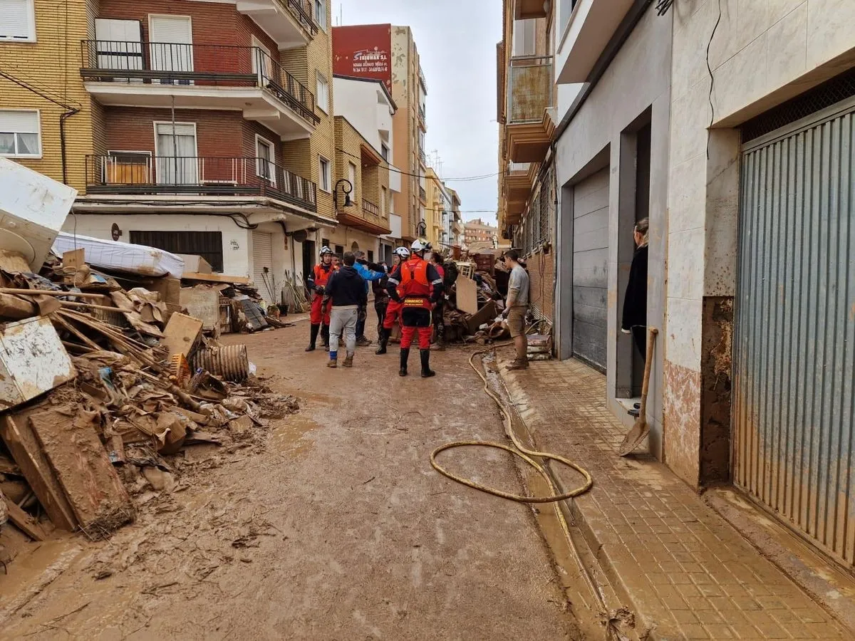 Actuación de bomberos del Ayuntamiento de Salamanca trabajan en la recuperación de Aldaya