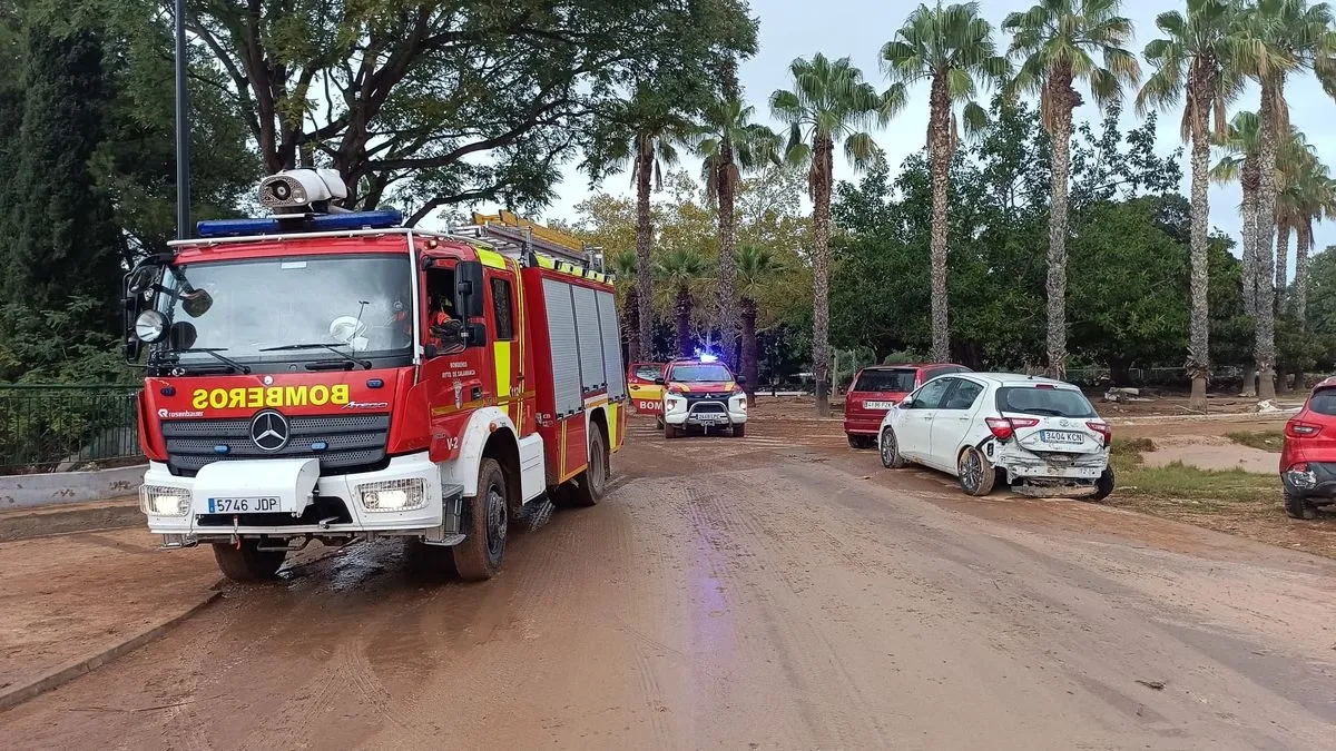 Actuación de bomberos del Ayuntamiento de Salamanca trabajan en la recuperación de Aldaya