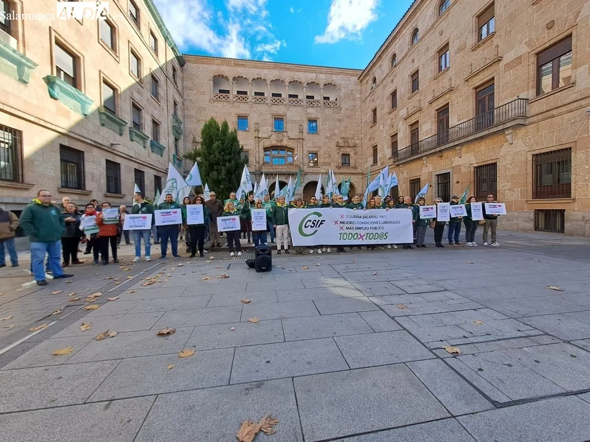 CSIF moviliza a empleados públicos en Salamanca para exigir mejoras salariales y un nuevo concierto en MUFACE. Foto de Víctor Jiménez