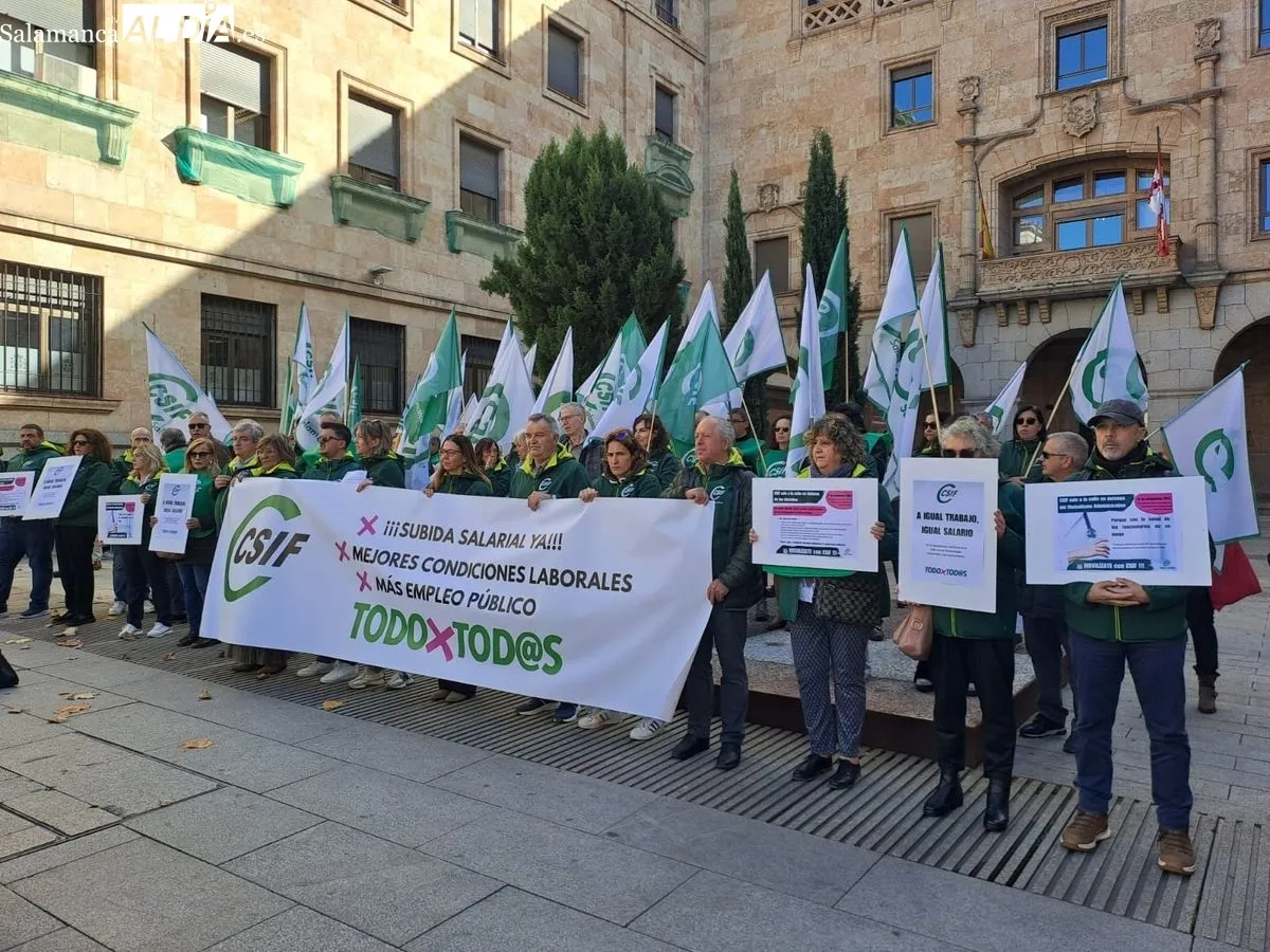 CSIF moviliza a empleados públicos en Salamanca para exigir mejoras salariales y un nuevo concierto en MUFACE. Foto de Víctor Jiménez