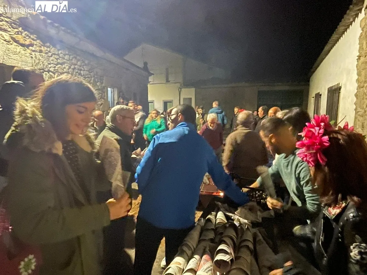 Castañada en Valderrodrigo organizada por la Asociación Cultural 'El Torito Perdigón'