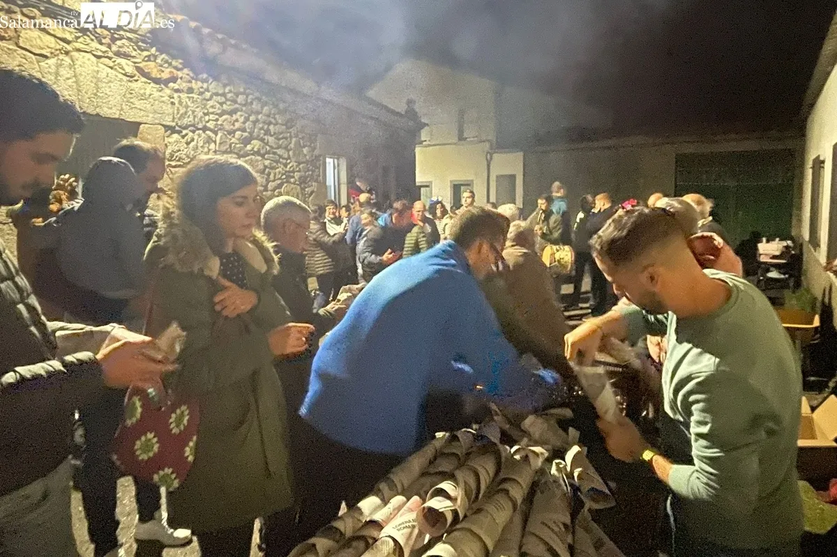 Castañada en Valderrodrigo organizada por la Asociación Cultural 'El Torito Perdigón'