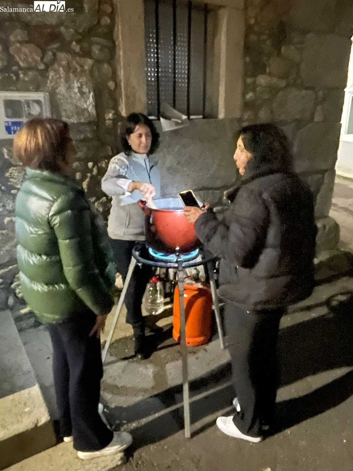 Castañada en Valderrodrigo organizada por la Asociación Cultural 'El Torito Perdigón'
