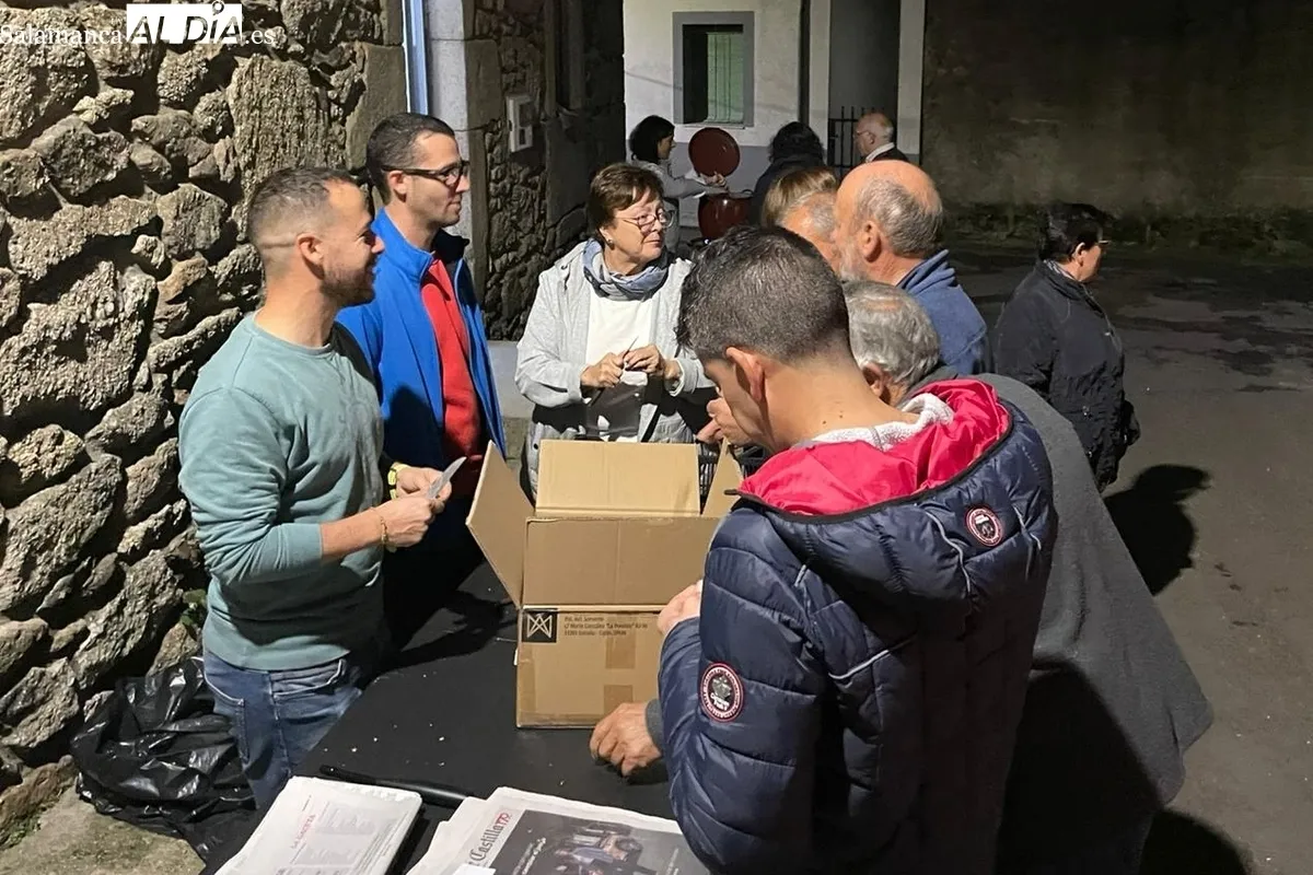 Castañada en Valderrodrigo organizada por la Asociación Cultural 'El Torito Perdigón'