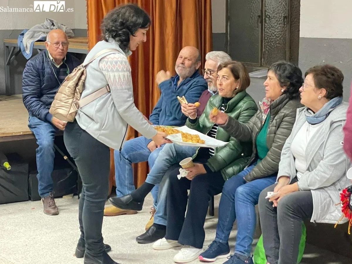 Castañada en Valderrodrigo organizada por la Asociación Cultural 'El Torito Perdigón'