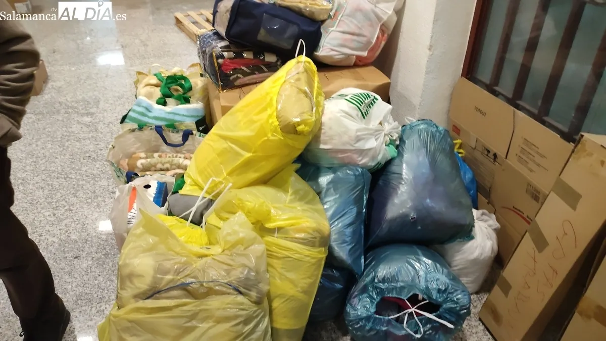 Un total de 15 pallets de ayuda salen de Vitigudino destino a  Valencia / CORRAL