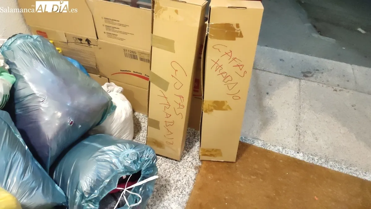 Un total de 15 pallets de ayuda salen de Vitigudino destino a  Valencia / CORRAL