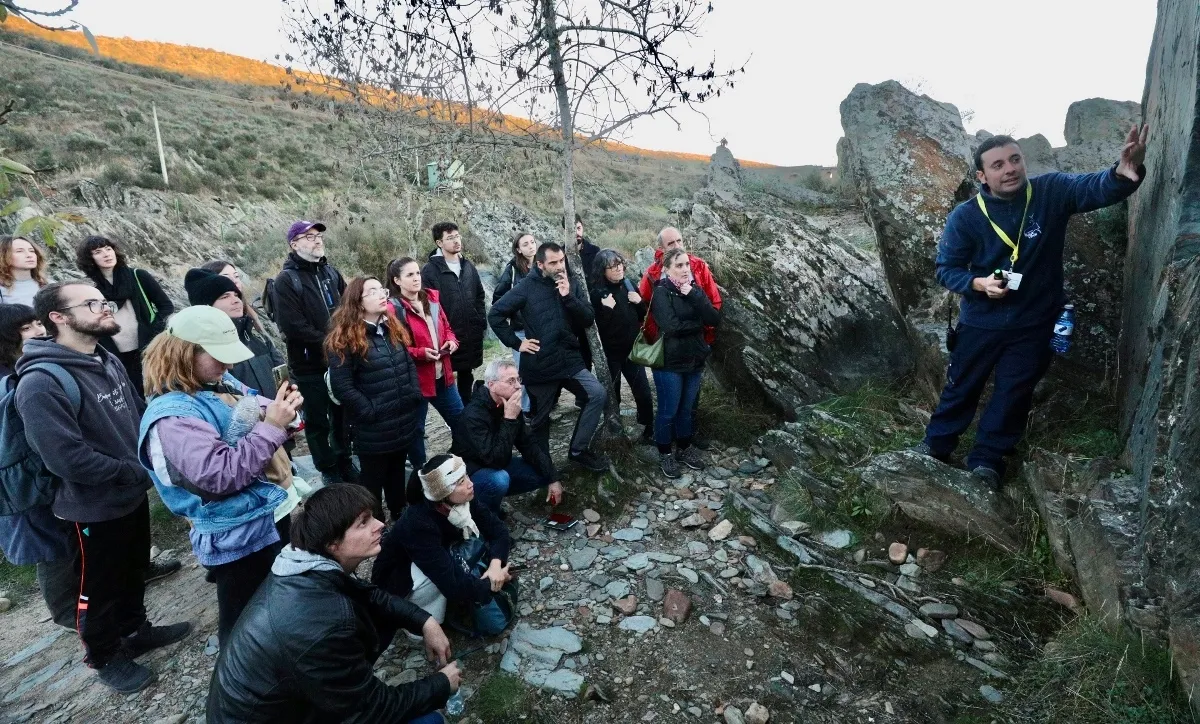 Foto 2 - Expertos de una veintena de universidades de distintos rincones del mundo visitan Siega Verde