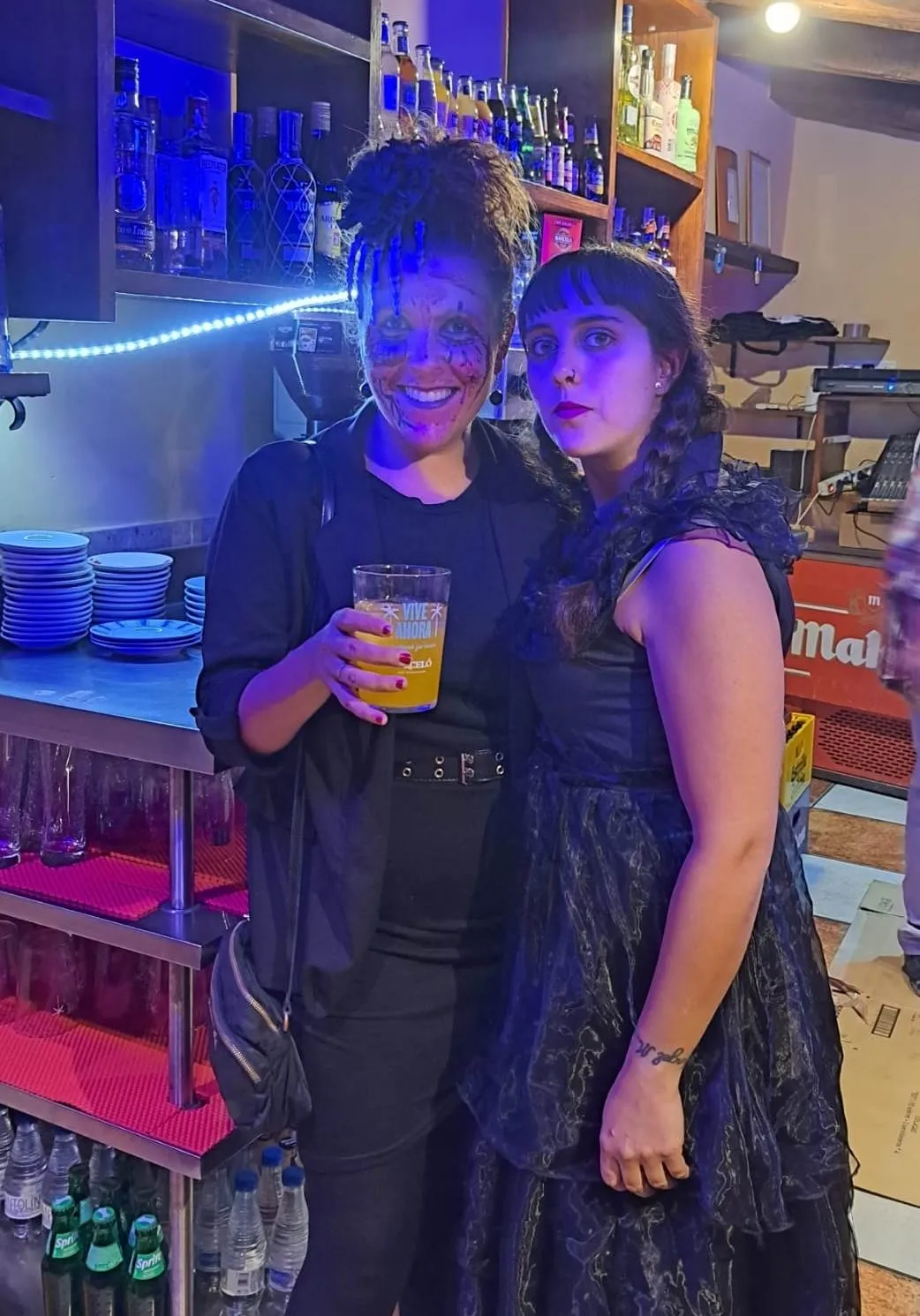 Foto 3 - Vecinos de Agallas y de localidades cercanas pasan juntos la noche de Halloween