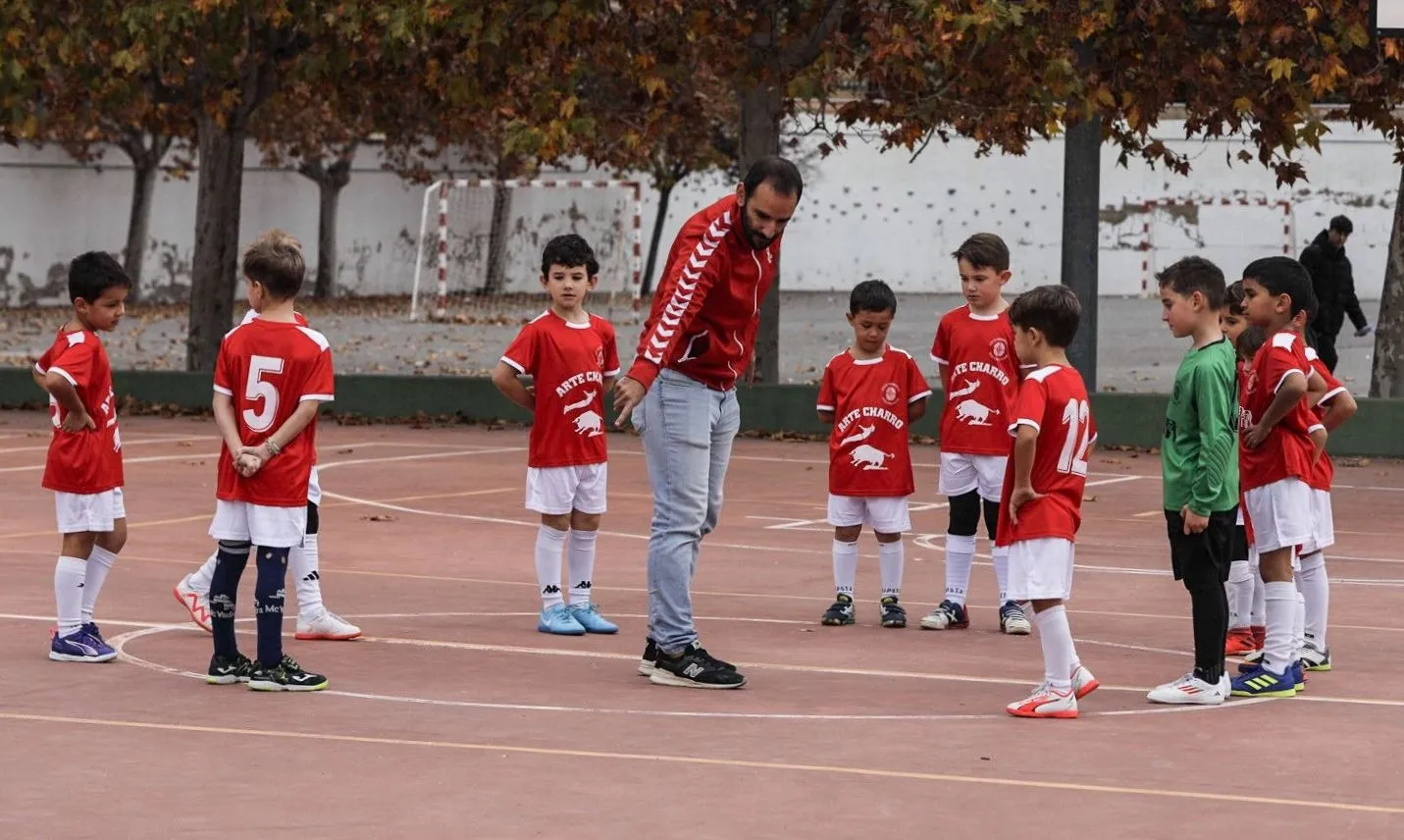 Foto 6 - Doble victoria de los prebenjamines del III Columnas en el estreno de la Liga de Asafusa