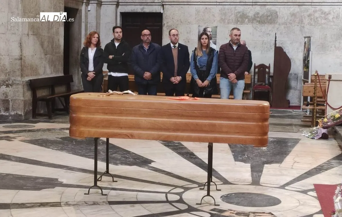 Foto 4 - Emotivo &uacute;ltimo adi&oacute;s entre aplausos a Conrado &lsquo;El Eterno Maletilla&rsquo;