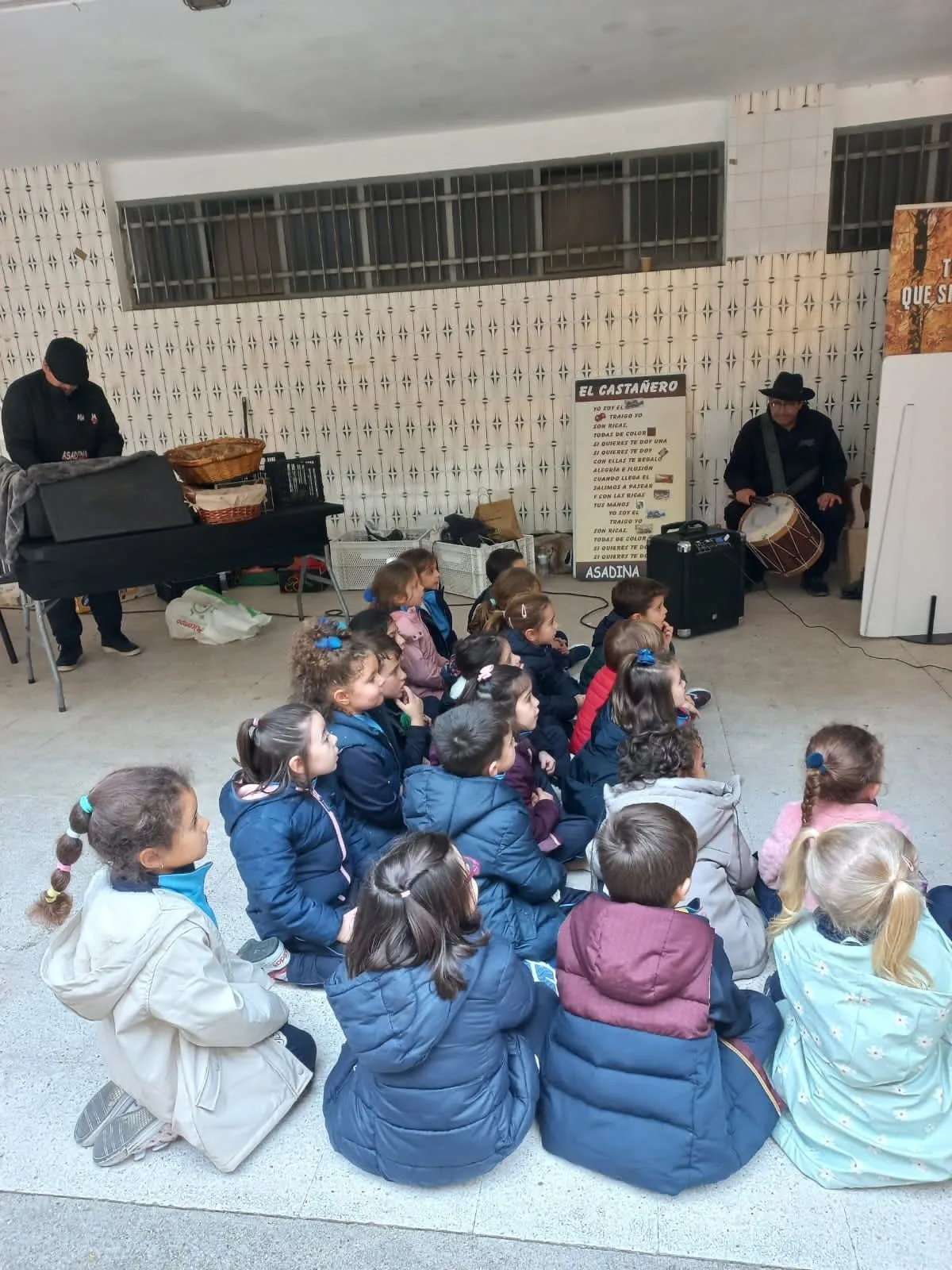 Tradicional Castañada de los alumnos de Infantil del colegio San Juan Bosco