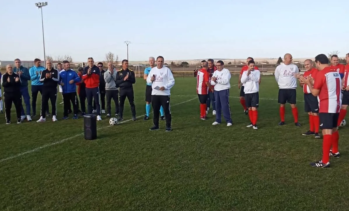 Foto 3 - Los Veteranos del Ciudad Rodrigo se llevan el Triangular a favor de los afectados por la DANA