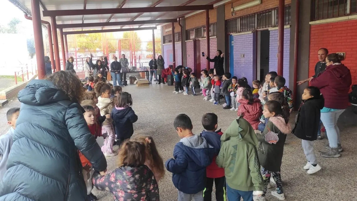 Foto 9 - El Colegio Mir&oacute;briga celebra su cl&aacute;sica casta&ntilde;ada con toques musicales