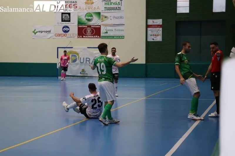 Foto 14 - El Piensos Dur&aacute;n Albense planta cara pero cae ante el Vilalba en un duelo lleno de emoci&oacute;n (5-7)