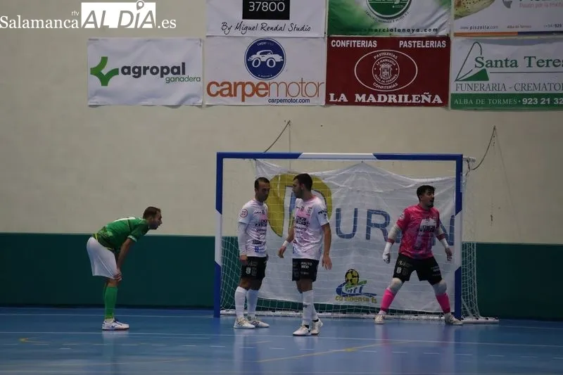 Foto 13 - El Piensos Dur&aacute;n Albense planta cara pero cae ante el Vilalba en un duelo lleno de emoci&oacute;n (5-7)