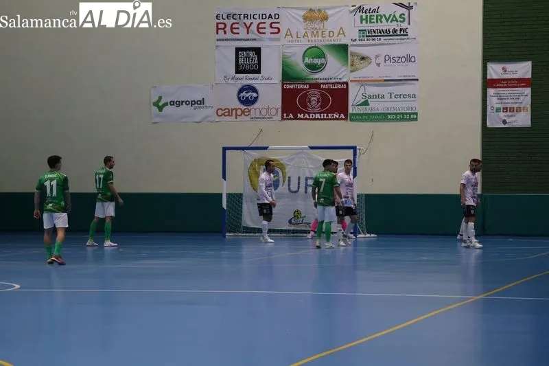 Foto 12 - El Piensos Dur&aacute;n Albense planta cara pero cae ante el Vilalba en un duelo lleno de emoci&oacute;n (5-7)