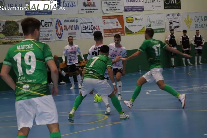 Foto 11 - El Piensos Dur&aacute;n Albense planta cara pero cae ante el Vilalba en un duelo lleno de emoci&oacute;n (5-7)