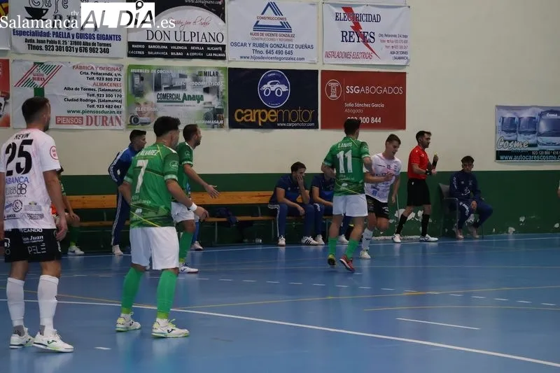 Foto 9 - El Piensos Dur&aacute;n Albense planta cara pero cae ante el Vilalba en un duelo lleno de emoci&oacute;n (5-7)