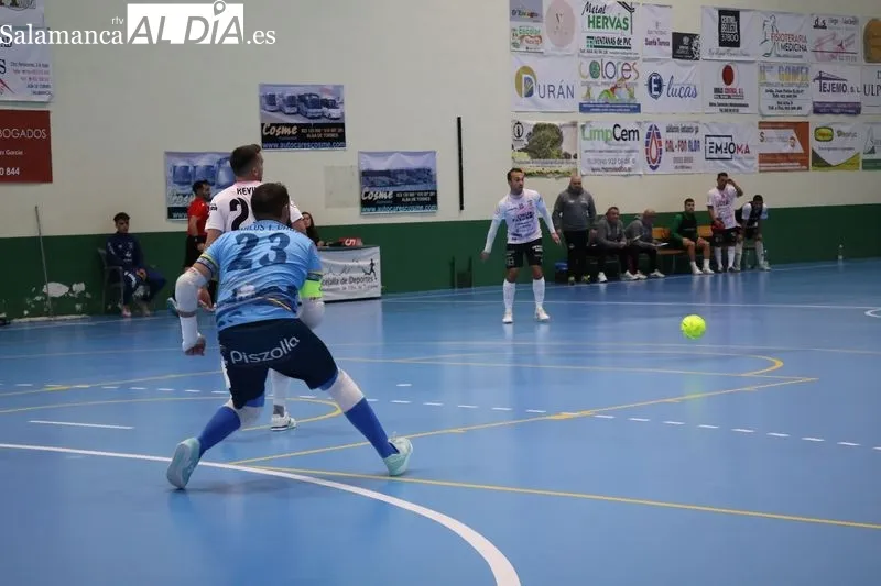 Foto 8 - El Piensos Dur&aacute;n Albense planta cara pero cae ante el Vilalba en un duelo lleno de emoci&oacute;n (5-7)