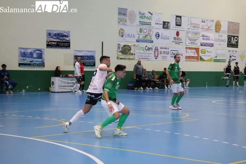 Foto 6 - El Piensos Dur&aacute;n Albense planta cara pero cae ante el Vilalba en un duelo lleno de emoci&oacute;n (5-7)