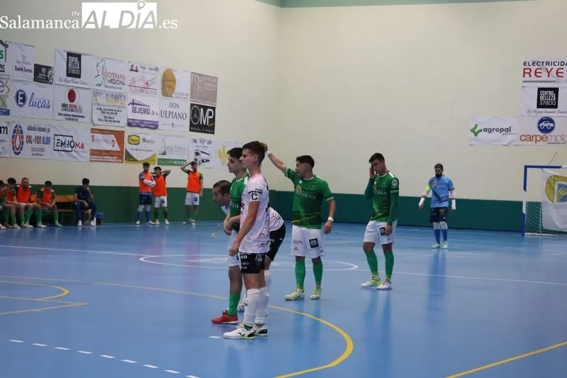 Foto 4 - El Piensos Dur&aacute;n Albense planta cara pero cae ante el Vilalba en un duelo lleno de emoci&oacute;n (5-7)