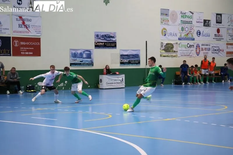 Foto 3 - El Piensos Dur&aacute;n Albense planta cara pero cae ante el Vilalba en un duelo lleno de emoci&oacute;n (5-7)