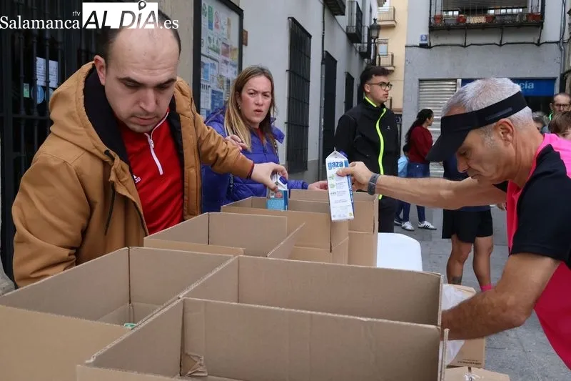 Foto 11 - &Eacute;xito en el III Entrenamiento Solidario de Alba de Tormes a favor del Banco de Alimentos