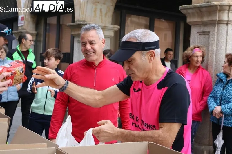 Foto 10 - &Eacute;xito en el III Entrenamiento Solidario de Alba de Tormes a favor del Banco de Alimentos