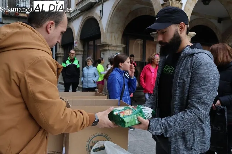 Foto 5 - &Eacute;xito en el III Entrenamiento Solidario de Alba de Tormes a favor del Banco de Alimentos