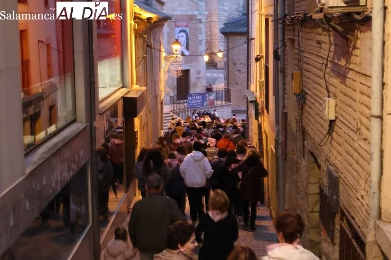 Foto 9 - Alba de Tormes se moviliza contra la violencia de g&eacute;nero con la III Marcha Solidaria "Alba dice NO"