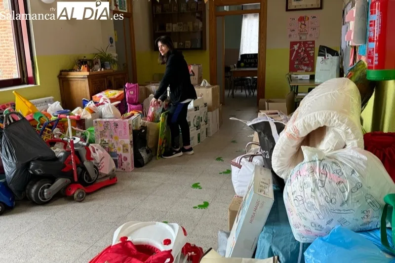 Foto 3 - La solidaridad supera las previsiones en el Colegio Miguel de Unamuno, logrando una furgoneta de ayuda escolar con destino Paiporta