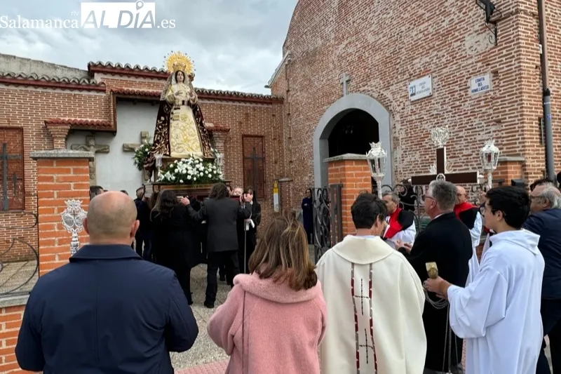 Foto 4 - Nuestra Se&ntilde;ora de las L&aacute;grimas conmemora el 25 aniversario de su llegada en una solemne y emotiva celebraci&oacute;n
