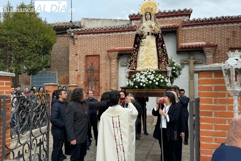 Foto 3 - Nuestra Se&ntilde;ora de las L&aacute;grimas conmemora el 25 aniversario de su llegada en una solemne y emotiva celebraci&oacute;n