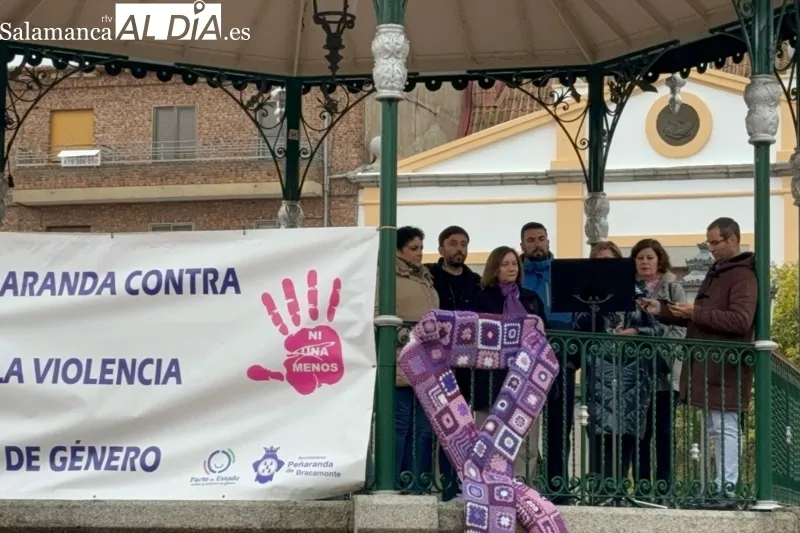 Foto 8 - Pe&ntilde;aranda dice alto y claro NO a la violencia contra la mujer y lanza un mensaje: &ldquo;Erradicarla es una tarea que nos corresponde a toda la sociedad&rdquo;