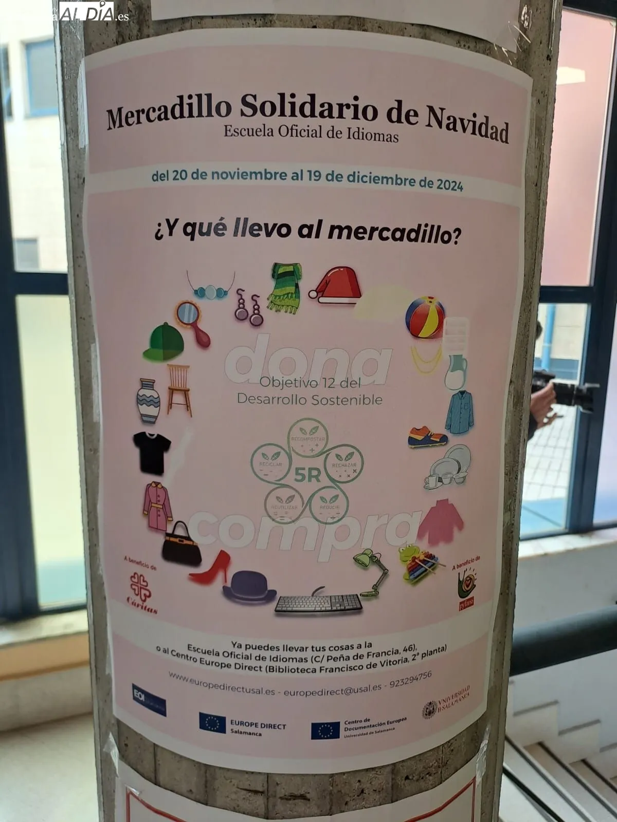 Inauguración del Mercadillo Solidario Europeo, que organiza el Centro Europe Direct de la USAL en colaboración con la EOI en la Escuela de Idiomas. Fotos: Víctor Jiménez