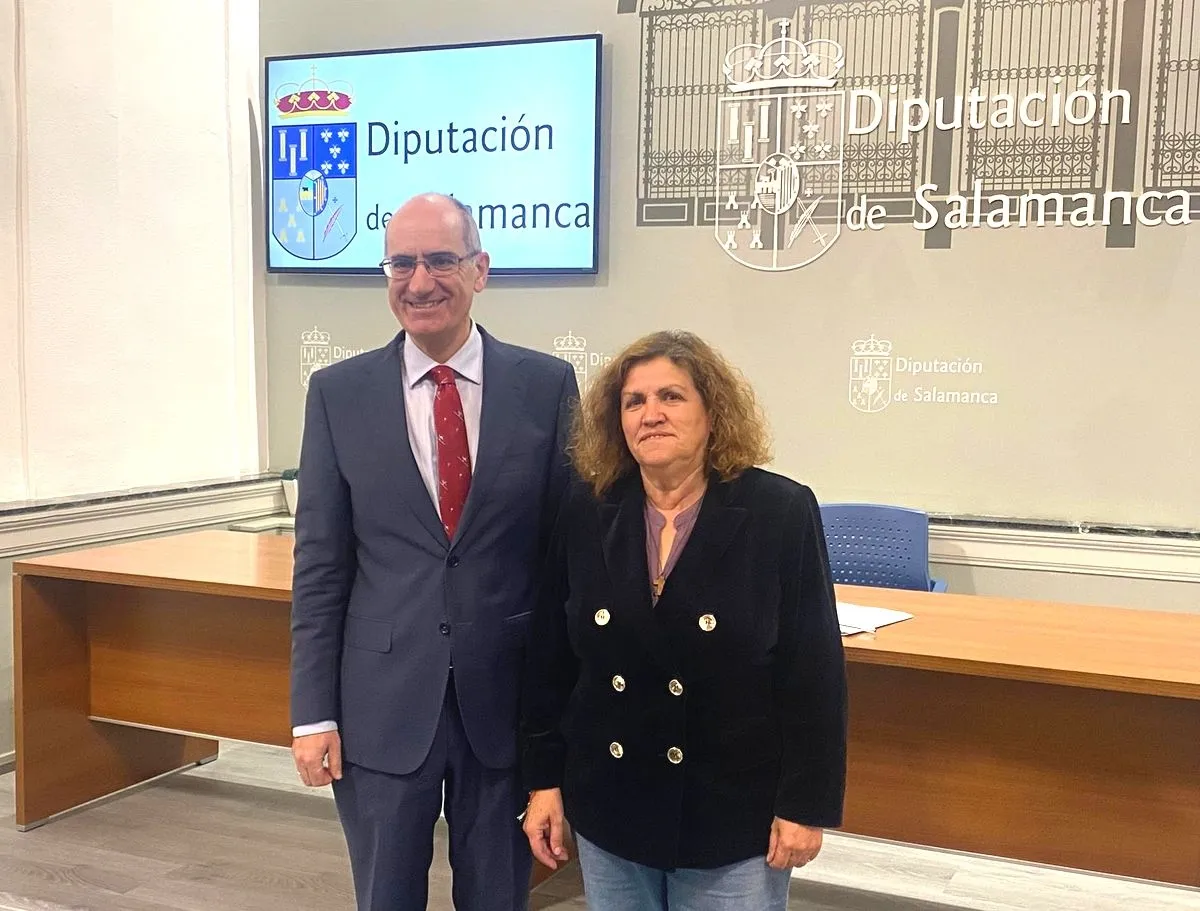 Javier Iglesias y María de las Nieves García, en la rueda de prensa en la Diputación. Foto de EUROPA PRESS
