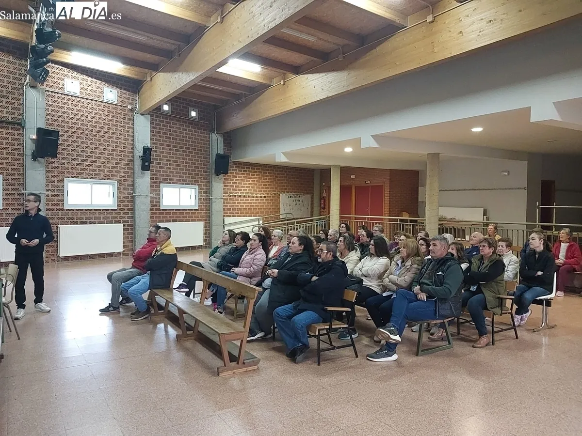 Charla sobre cómo actuar en caso de emergencia sanitaria impartida por Ramón Sevillano 