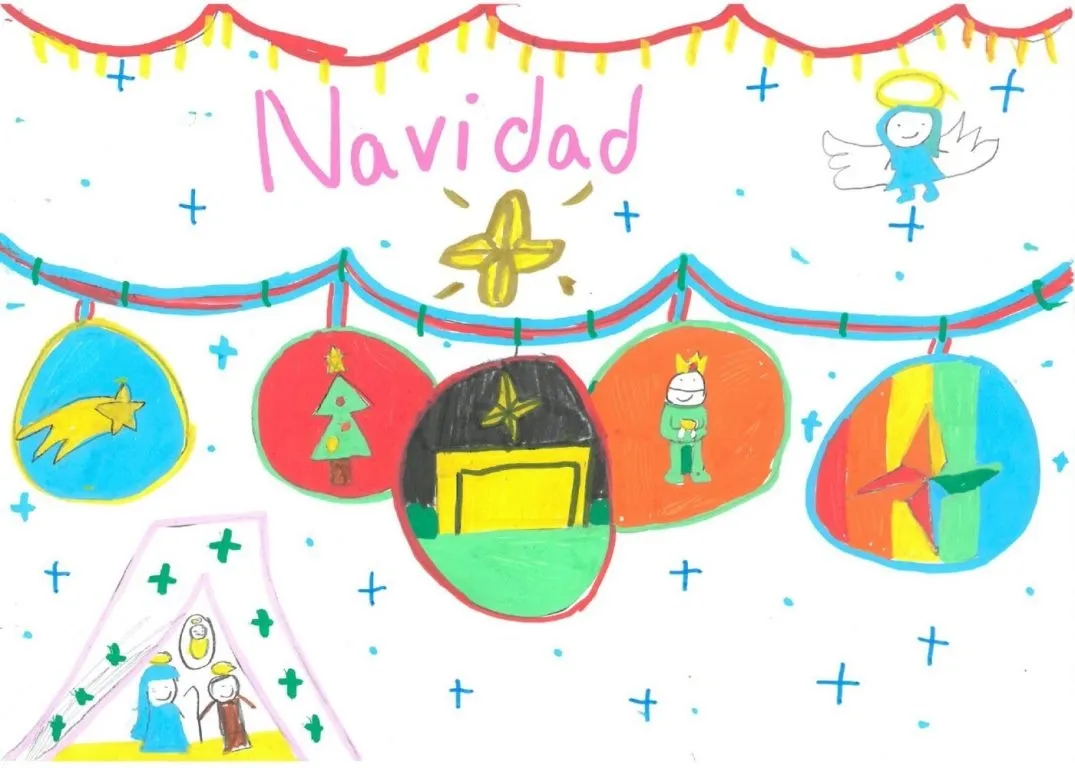 Imagen de las pruebas de alumbrado en la calle Toledo, junto con los niños premiados y varios de sus diseños